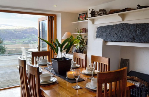 Llanrwst Cottage | 3 bedroom accommodation in Maenan, near Llanrwst