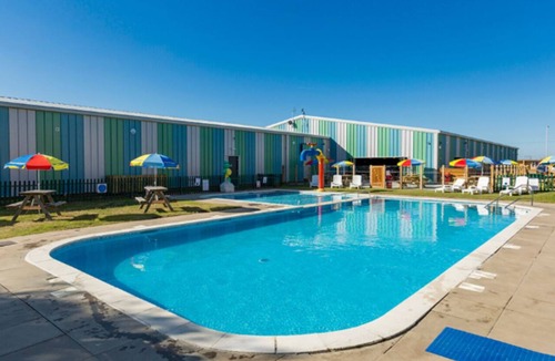 Clacton-on-Sea House | 3 Bedrooms Caravan Close to Beach
