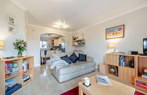 Little Haven House | 4 Bed in Broad Haven oc-b27955