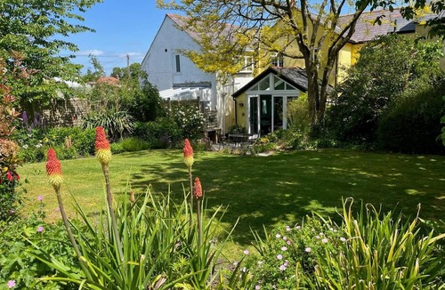 Winfrith Newburgh Cottage | 4 Bed in Dorchester (oc-dc190)