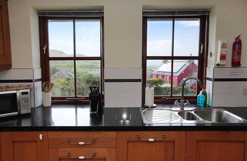 Llangennith Cottage | 4 Bed in Gower (oc-hh151)