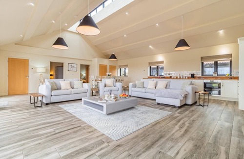 Halesworth Cottage | 4 Bed in Heveningham (oc-w29036)