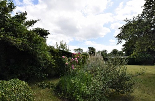 Empingham Cottage | 4 Bed in Oakham (oc-86556)