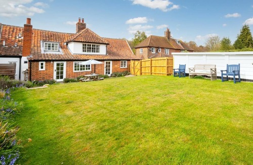 Westleton Cottage | 4 Bed in Westleton (oc-holc)