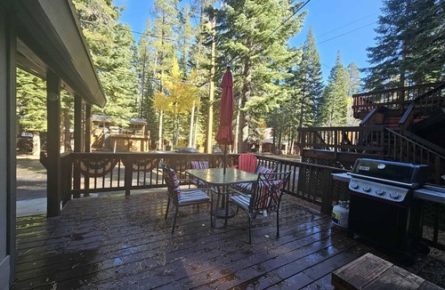 Donner Lake Woods House | 4 bedroom, 2 bath, sleeps 10 adults. West End Donner Lake.