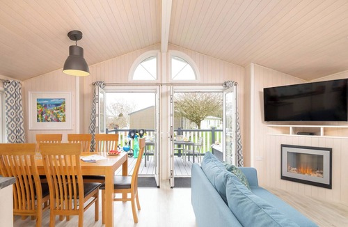 Milford on Sea Ski Chalet | 4 bedroom accommodation in Milford-on-Sea, Nr Lymington