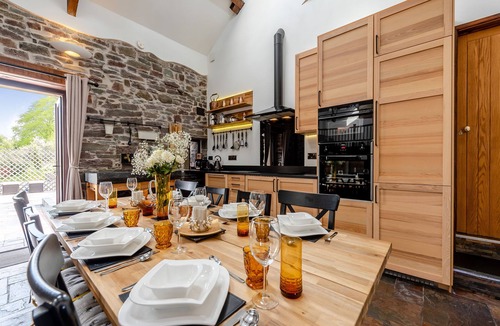 Ferryside Cottage | 4 bedroom accommodation in Ferryside, near Carmarthen