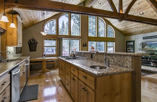Truckee House | 4 BR, 3 BA, 3013 sq ft Mountain Oasis at Tahoe Donner, close to Ski,Golf,Spa