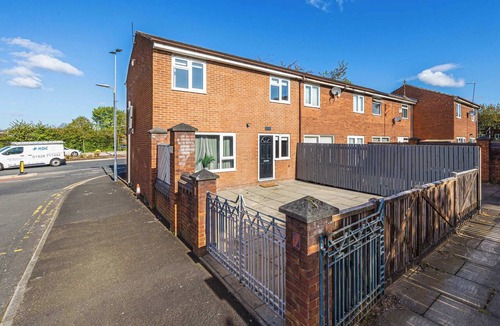 Salford House | 4Bed Salford Quays | Sleeps 8 | 2 Ensuites|Parking