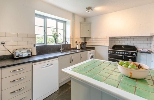 Marhamchurch Cottage | 5 Bed in Marhamchurch (oc-h34744)