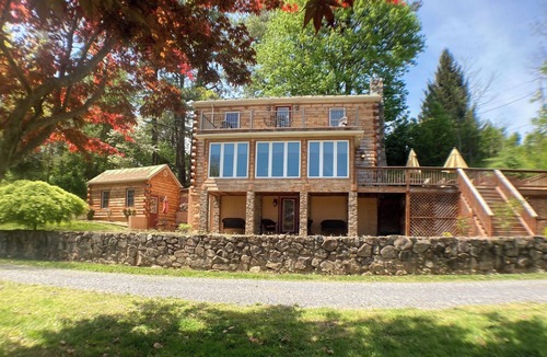 Elkton Cabin | 5 minutes from Massanutten resort - hot tub fire pit sleeps up to 10 riverfront