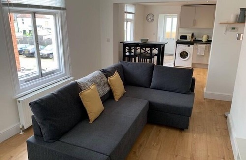 Whitstable Apartment | 59a Whitstable - 1 Bedroom Flat, Balcony & Parking