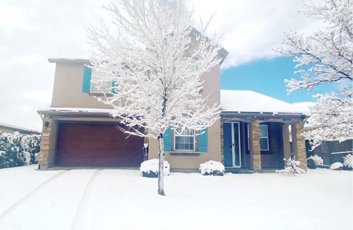 Reno House | 5BDR winter getaway with amazing views. Only 30 miles to ski resorts