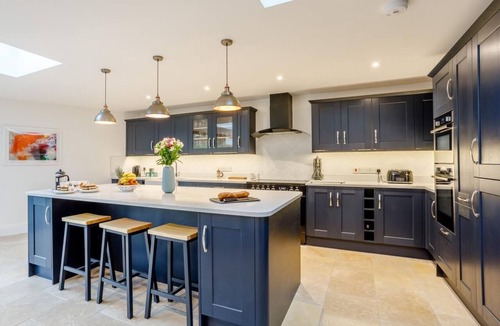 Milborne Saint Andrew Cottage | 6 Bed in Blandford Forum (oc-80549)
