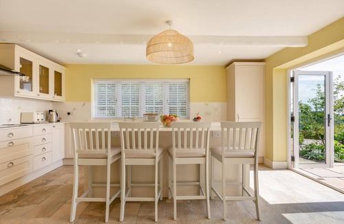 Coleman's Hatch Cottage | 6 Bed in Herons Ghyll (oc-t44940)