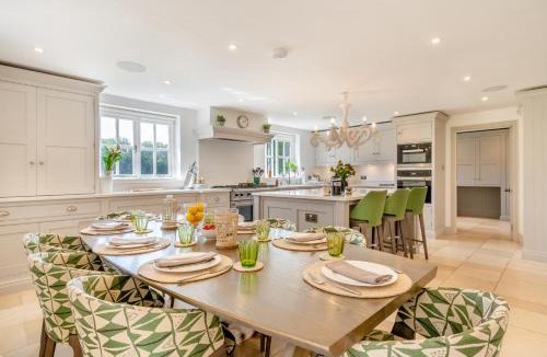 Turville House | 7 Bed in Henley-on-Thames oc-d29802