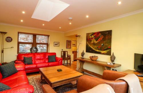 Findhorn House | 78 Findhorn