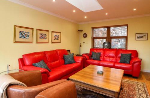 Findhorn House | 78 Findhorn