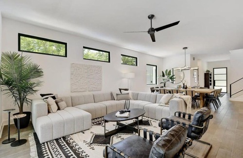Montopolis House | 7BR Private Villa with Heated Pool & Outdoor Oasis