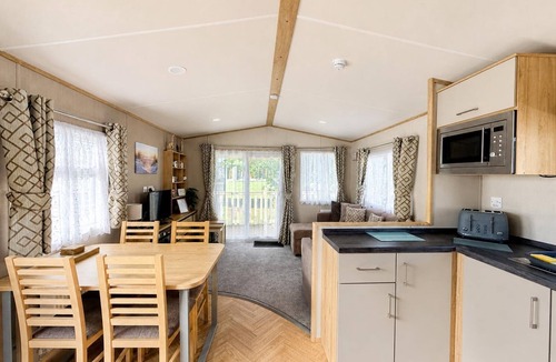 Clacton-on-Sea House | 8 berth caravan for hire near Clacton-on-Sea in Essex ref 26281E