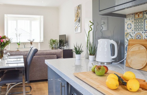 Llanelli Cottage | A beautiful bungalow overlooking the coastal town of Llanelli.