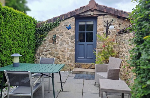 Saint-Auvent Bed & Breakfast | A charming bed-and-breakfast with a private terrace in Limousin Park.
