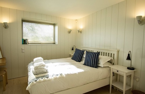 Hamworthy House | A magnificent beachfront property in stunning Poole Harbour