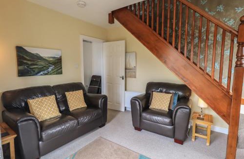 Staveley House | A River Runs By