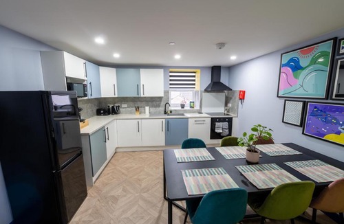 Riverside Apartment | Aaron Wise - 51 Fitzhamon Apartments