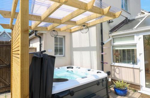 Llanelli House | Alban Road