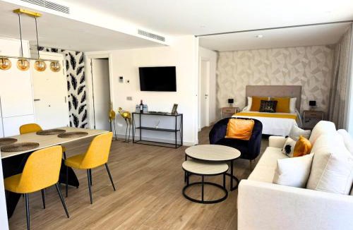 Casares Apartment | Alcazaba Lagoon & Private Beach Costa del Sol