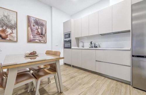 Distrito Noroeste Apartment | Alminar Apartamentos, Parking incluido junto al centro
