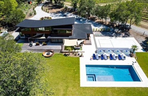 Geyserville House | Amazing Wine Country Estate- Your Private Resort!