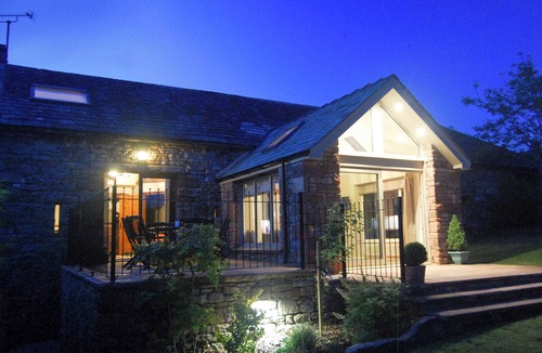 Pooley Bridge Cottage | An attractive and spacious cottage close to the River Eamont.