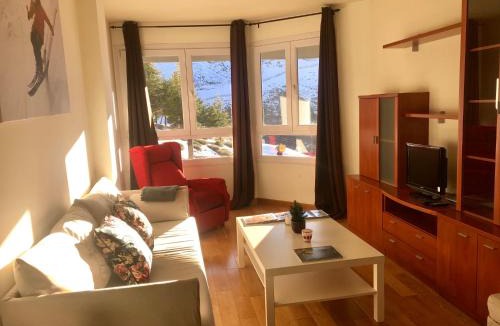 Pradollano Apartment | Apartamento Deluxe a Pie de Pista Miramar Ski