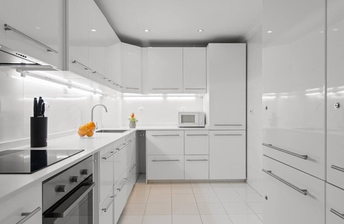 Puerto Banus Apartment | Apartment in Las Gaviotas for 6 people | 2-108