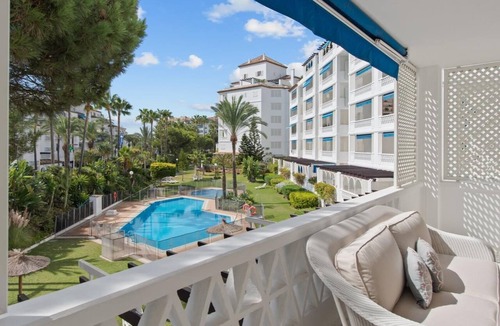 Puerto Banus Apartment | Apartment in Las Gaviotas for 6 people | 2-108