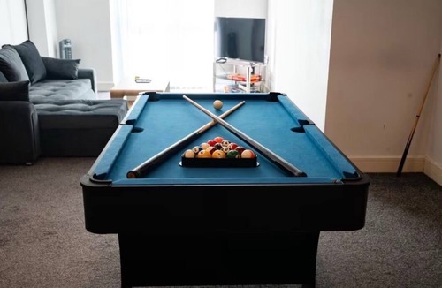 Convention Quarter Apartment | Apartment Sleeps 7 with Wifi