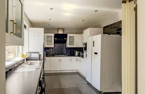 Weston-super-Mare House | Art Deco House, Close to Beach & Amenities