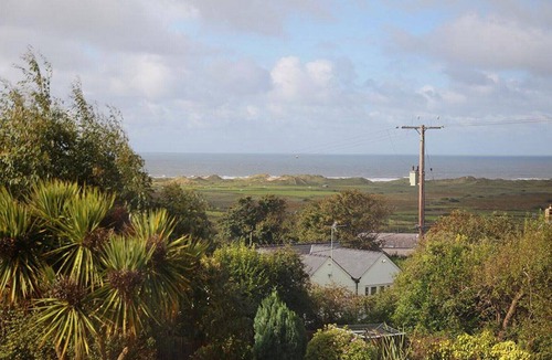 Llangennith House | Atlantic Haven - Four Bedroom House, Sleeps 8