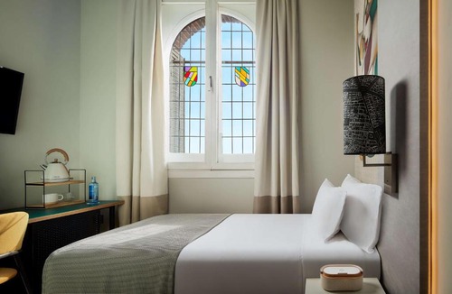 Trafalgar Hotel | Avani Alonso Martinez