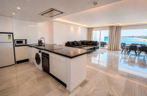 Puerto Banus Hotel | B51 Executive Flats Marbella Puerto Banus