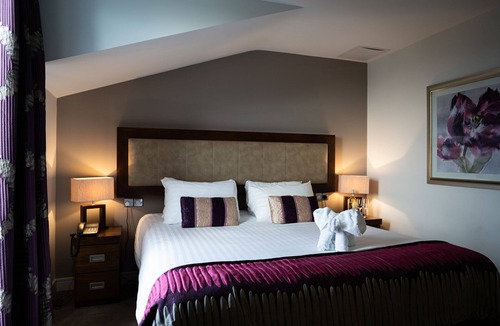 Crumlin Hotel | Ballyrobin Hotel