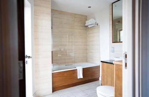 Crumlin Hotel | Ballyrobin Hotel