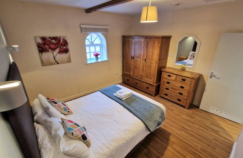 Ivinghoe Cottage | Barley End - a two bedroom, sleeps 3 that sleeps 3 guests in 2 bedrooms