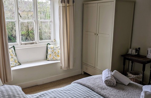 Blakesley Bed & Breakfast | Bartholomew Arms
