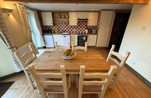 Upton Cheyney House | Bay Tree Cottage near Bath/Bristol - sleeps 5