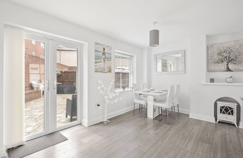 Walton on the Naze House | Beach Front House
