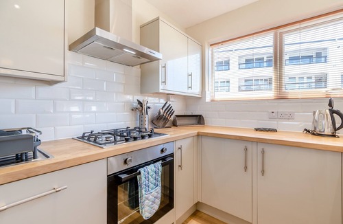 Saundersfoot House | Beach Lights - Three Bedroom House, Sleeps 6
