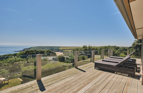 Pembroke Apartment | Beach View - Luxury Cottages